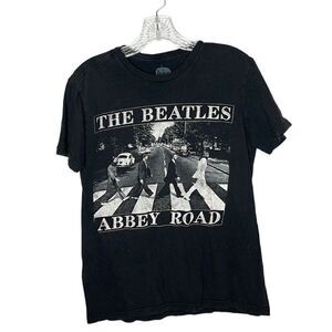 The Beatles Abby Road Black T-shirt. Size Small. Unisex.